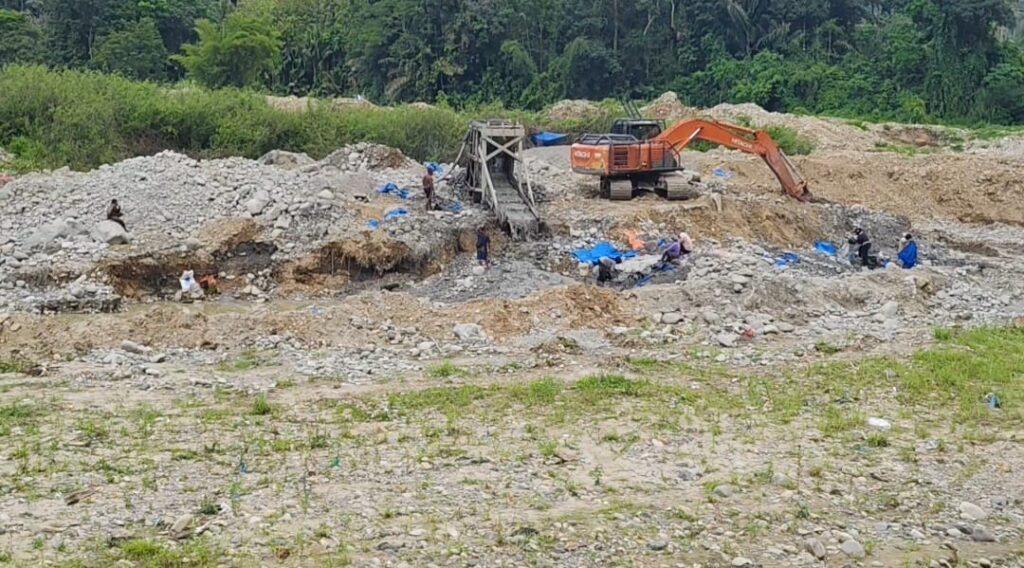 Himbauan Dianggap tidak Berguna PETI Di Tombang Bustak Terus Beroperasi