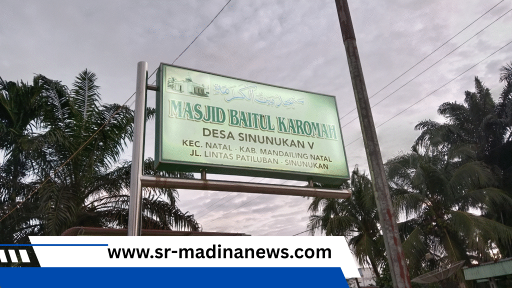 Janggal! Dua Sif Salat Berjamaah di Satu Masjid, Santri Shalat Magrib Terpisah dengan warga.