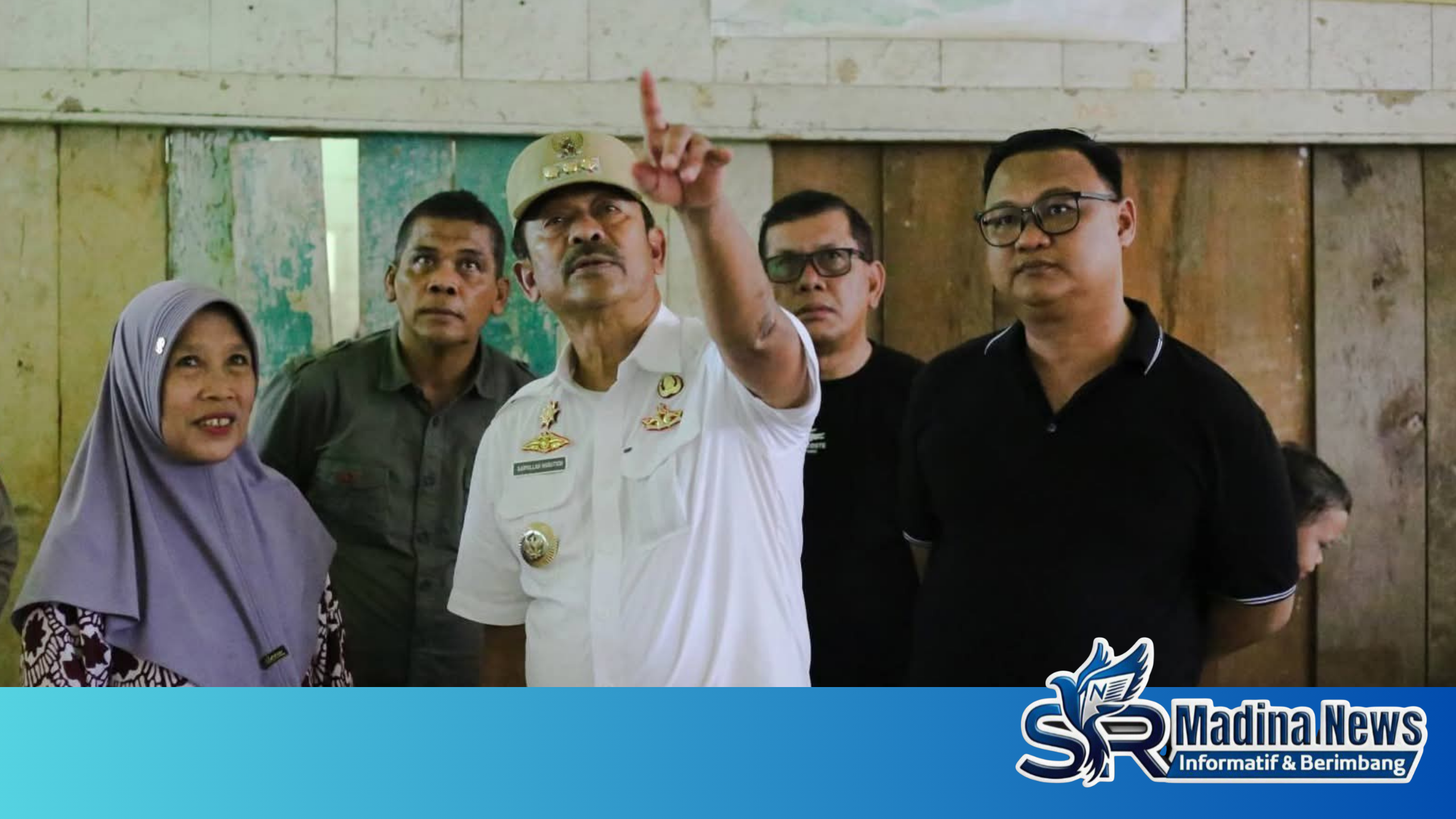 Banjir Datang, Sekolah Terendam dan Masa Belajarpun Terhenti.