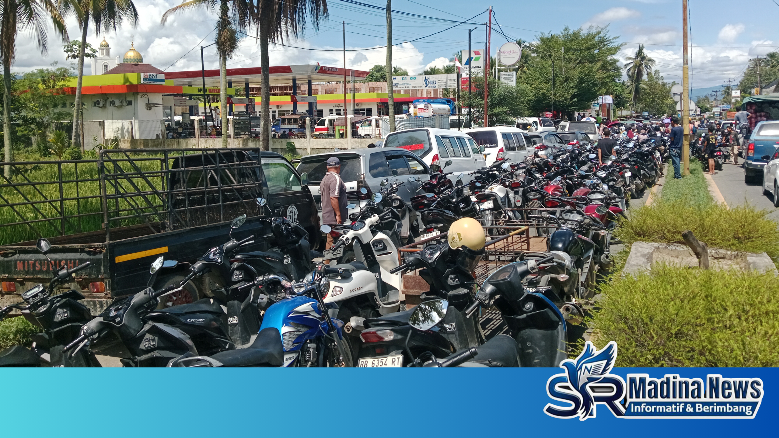 BBM Langka, Jalan Panyabungan Disesaki Antrian di SPBU