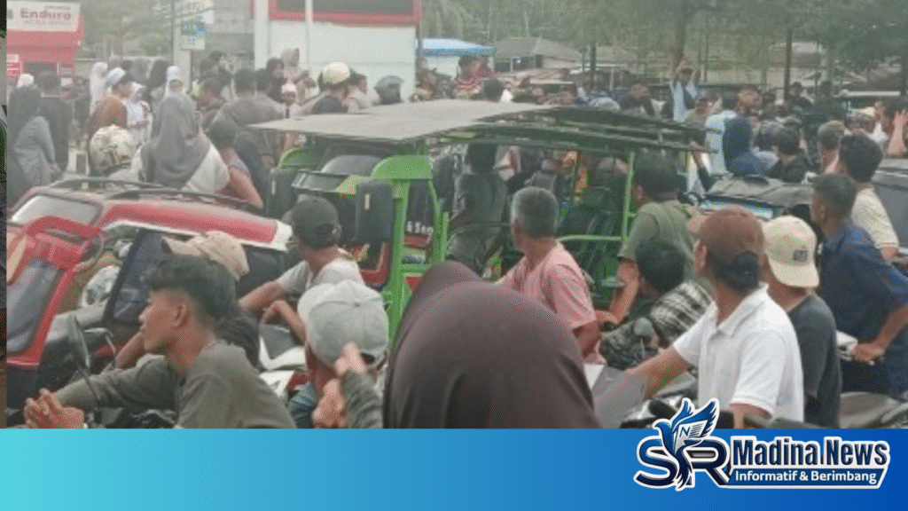 Warga Pingsan Saat Antre BBM di SPBU Aek Galoga, Polisi dan TNI Lakukan Evakuasi