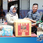 Di Antara Derita Pengungsi, Wabup Atika Kawal Bantuan BNPB untuk Madina.