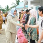 Wakil Bupati Madina Salurkan Bibit Cabai Dan Bawang Merah Kepada 15 Kelompok Tani