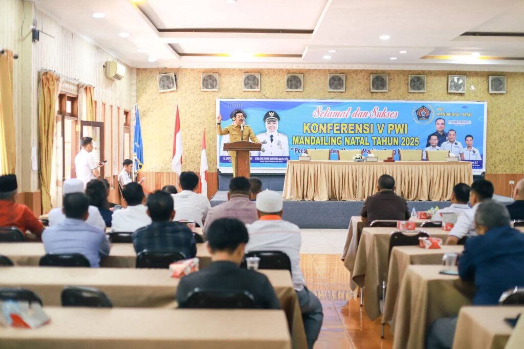Buka Konferensi Ke V PWI Madina, Bupati Sampaikan Kedekatannya Dengan Wartawan