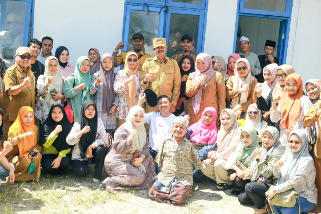 Pemkab Madina Salurkan Bantuan Bibit Padi Kepada 104 Kelompok Tani Di Kecamatan Siabu