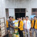 IPM Madina Kolaborasi dengan Lazismu serahkan sembako bagi Korban Banjir