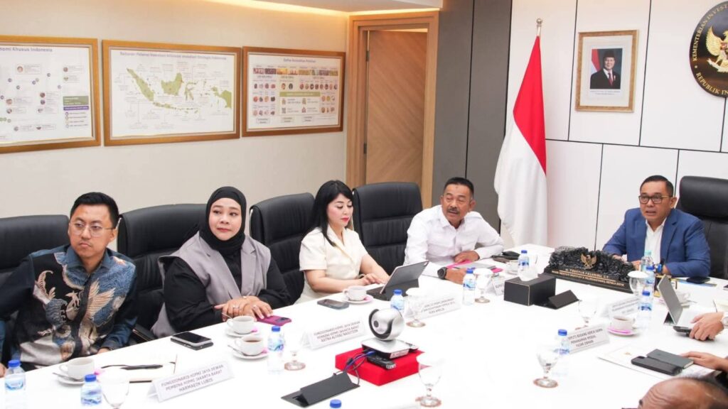 Bupati Madina, Bertemu Wamen,Paparkan Potensi Pertambangan Rakyat