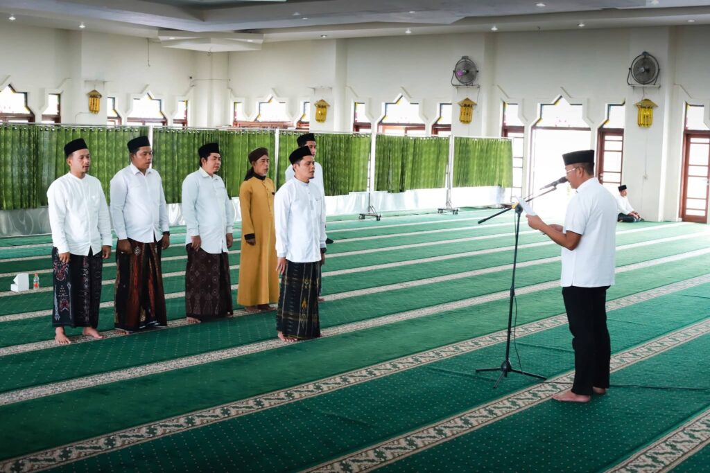 Bupati Madina Kukuhkan Pengurus Mesjid Nur Ala Nur, Ini Daftar Pengurusnya