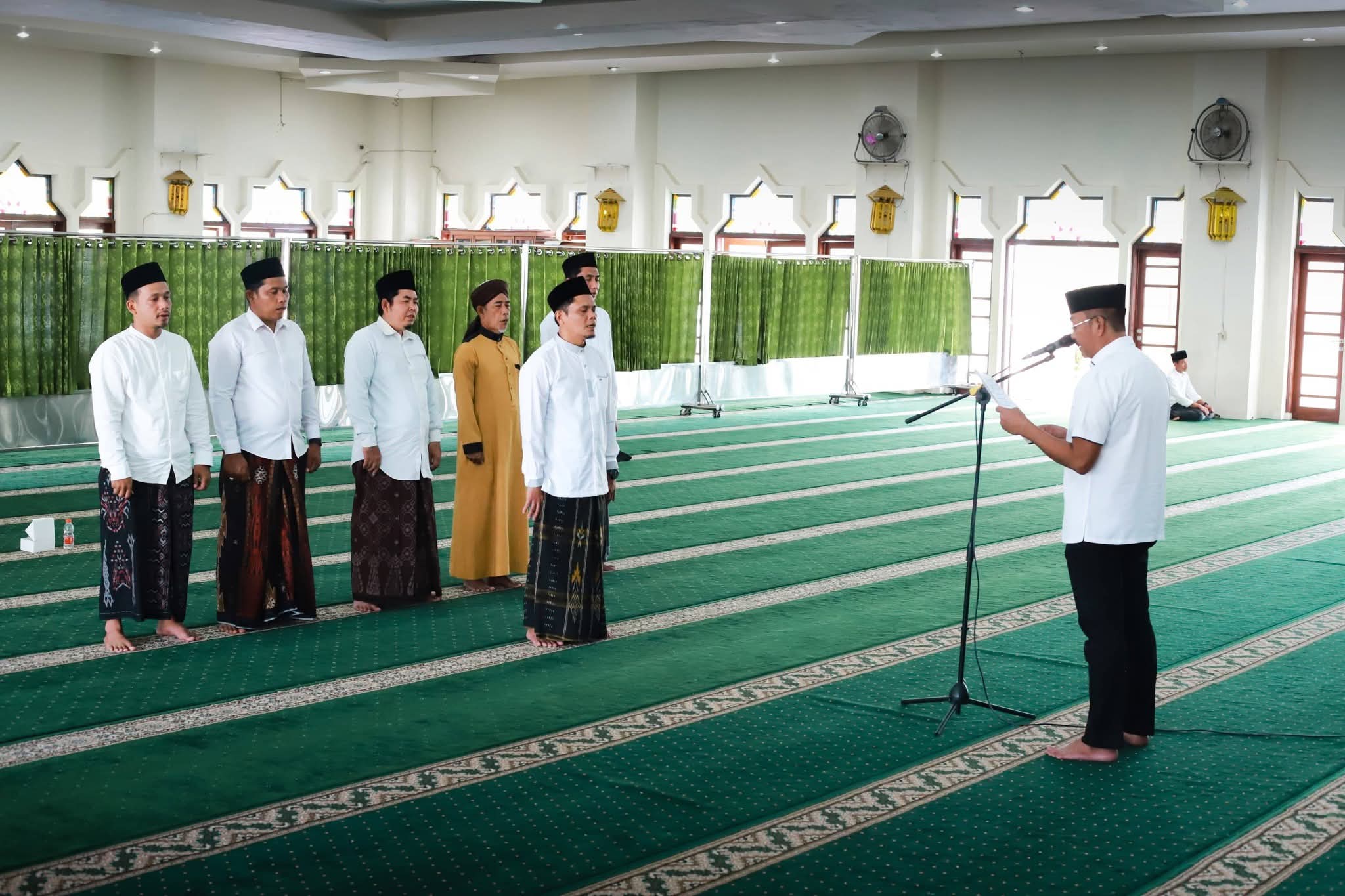 Bupati Madina Kukuhkan Pengurus Mesjid Nur Ala Nur, Ini Daftar Pengurusnya