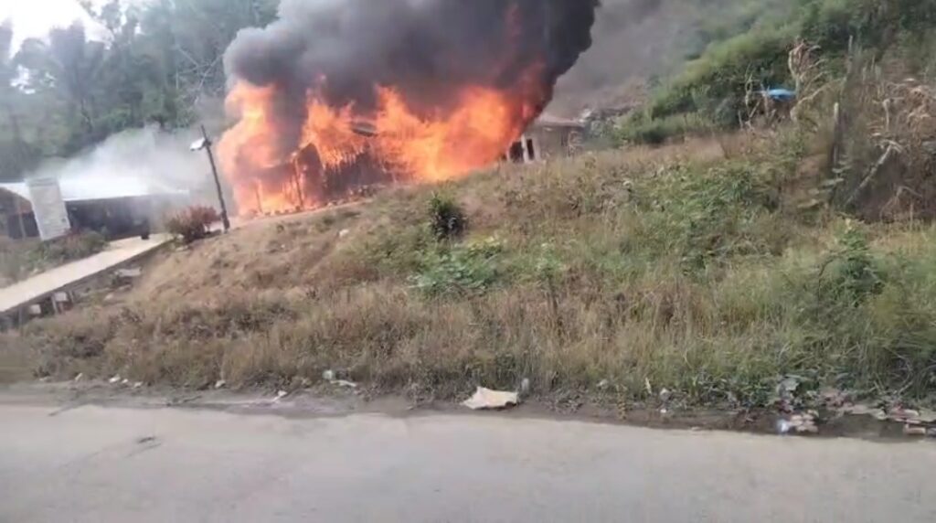 Rumah Dan Mobil Di Terbakar Di Muara Sipongi, Relokasi