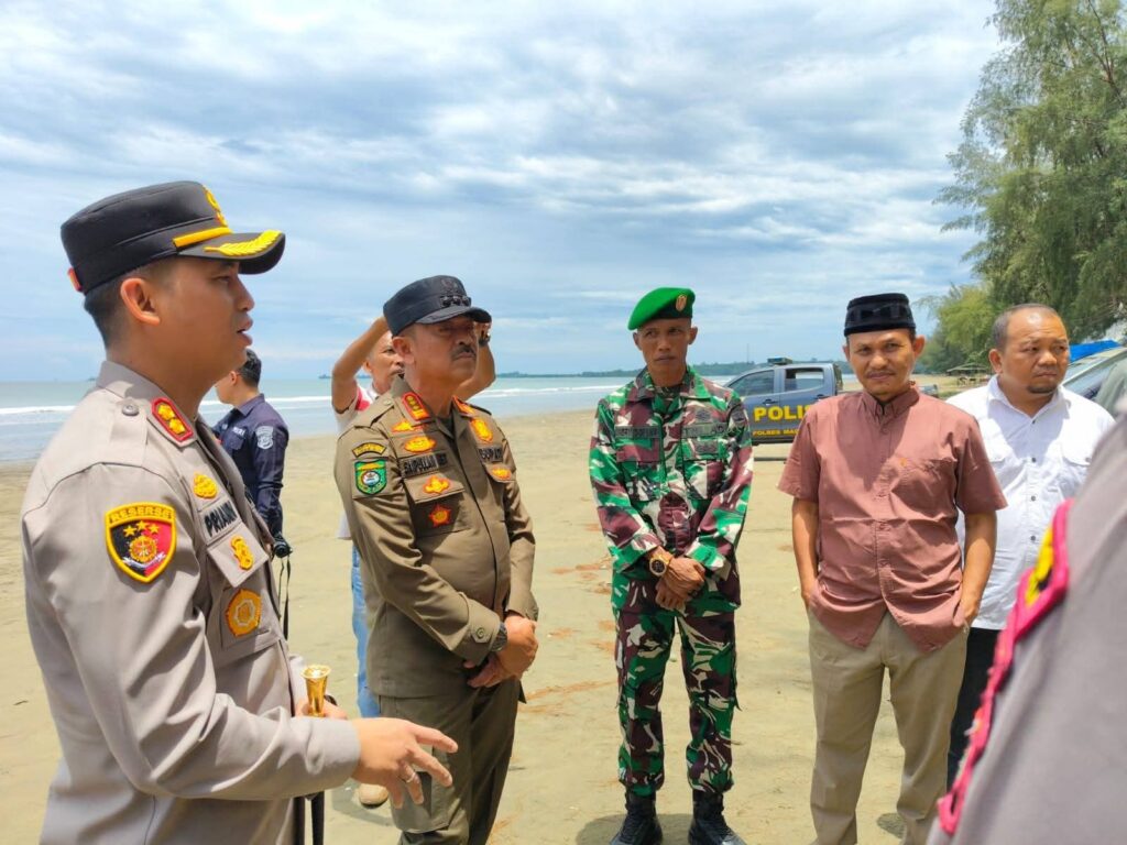 Bupati Dan Kapolres Madina Cek Kesiapan Pos Pam Dan Objek Wisata Di Pantai Barat