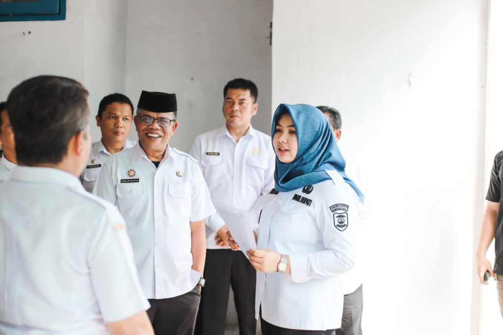 Pastikan Pelayanan Lancar, Wakil Bupati Madina Sidak Kesejumlah Kantor Di Kecamatan