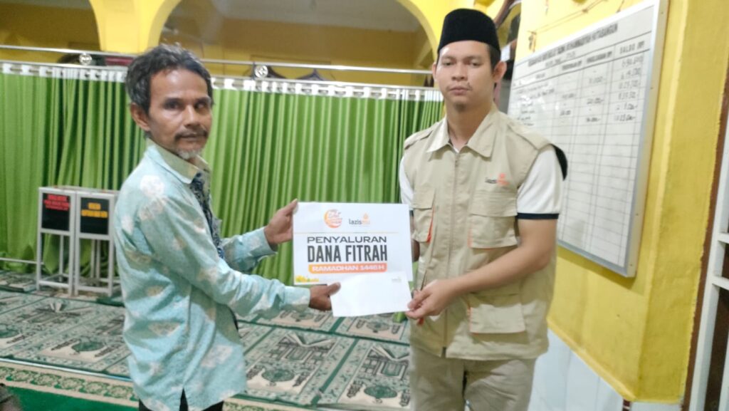 Kolaborasi Lazismu Madina dan Lazismu Batahan Salurkan Zakat Fitrah