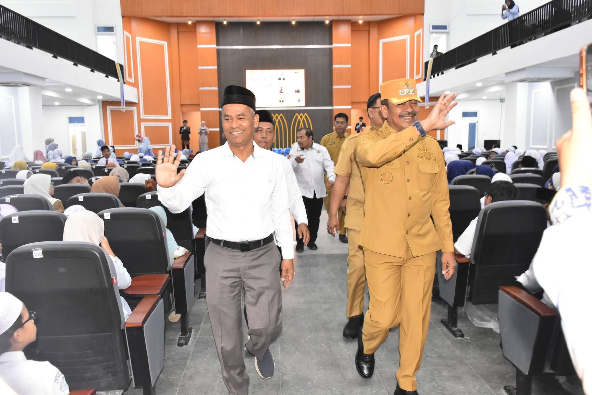 Bupati Buka Festival Tadris Bahasa Inggris Di Komplek STAIN Madina