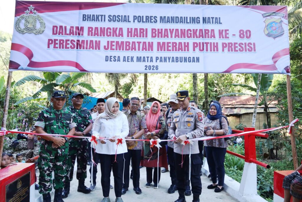 Wabup Madina Dan Kapolres Resmikan Jembatan Merah Putih Di Aek Mata