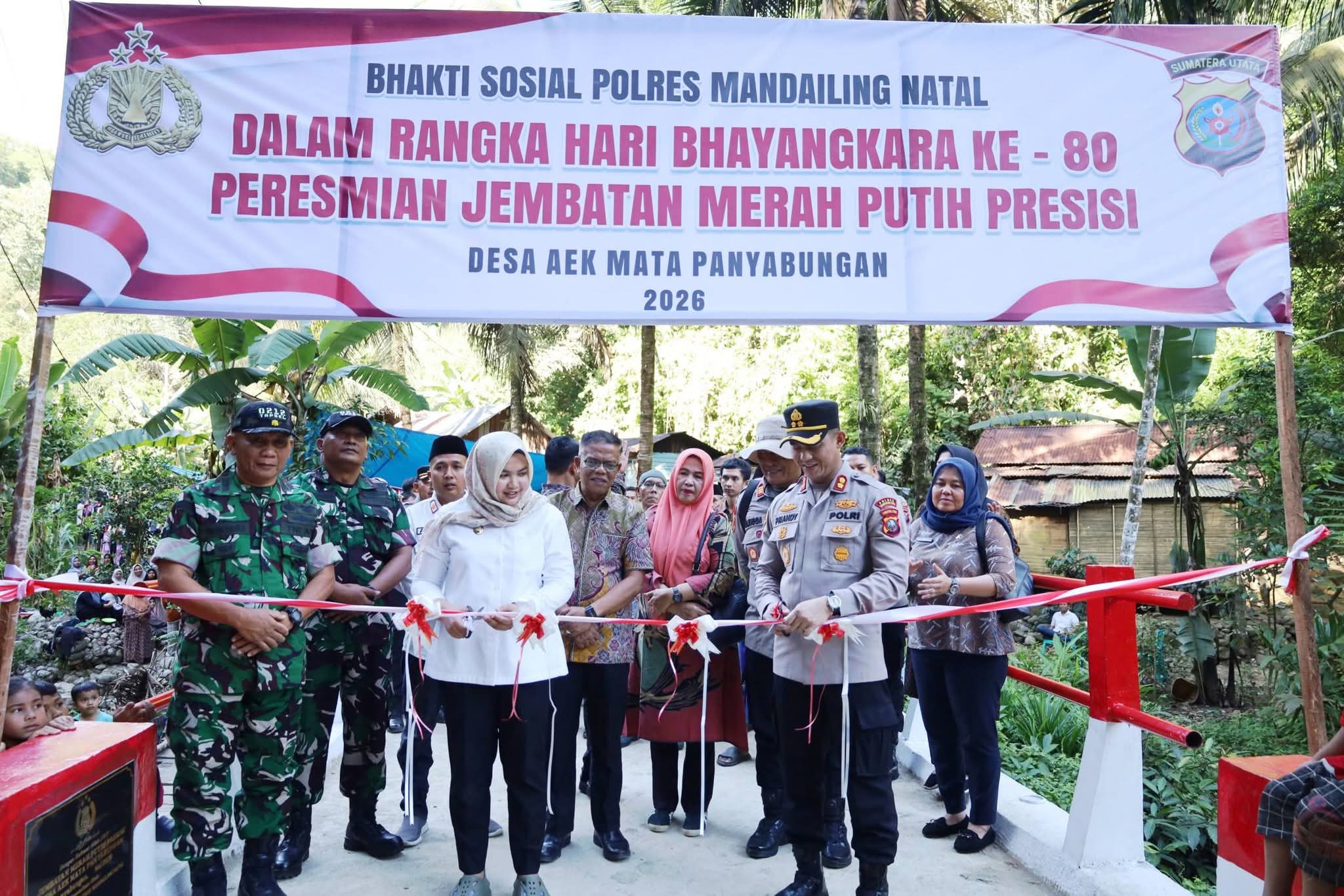 Wabup Madina Dan Kapolres Resmikan Jembatan Merah Putih Di Aek Mata