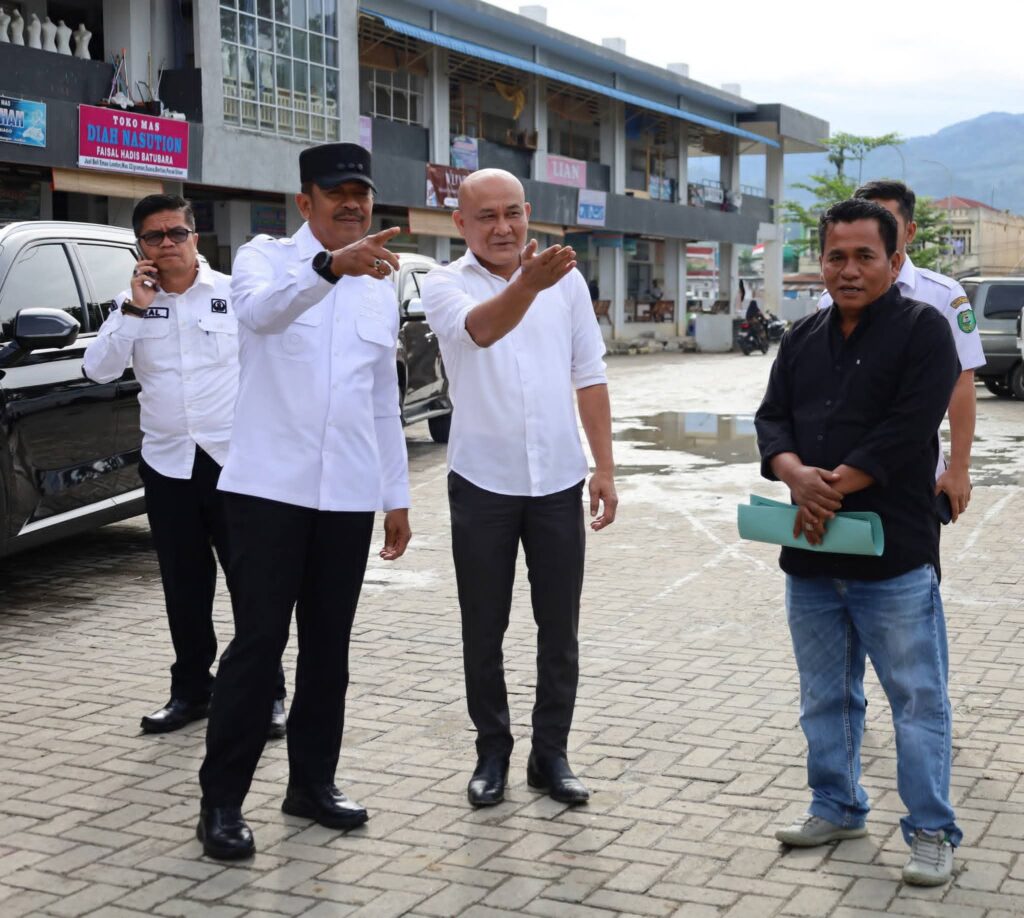 Bupati Madina Memastikan Penataan Pasar Buru Panyabungan Terus Berlanjut