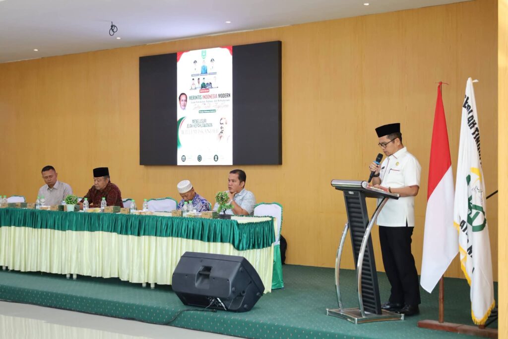 Sekda Madina Buka Seminar Pengajuan Pahlawan Nasional Di Aula STAIN