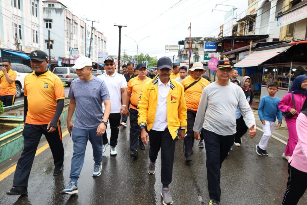 Bupati Saipullah Lepas Jalan Santai HUT Bhayangkara Ke-80