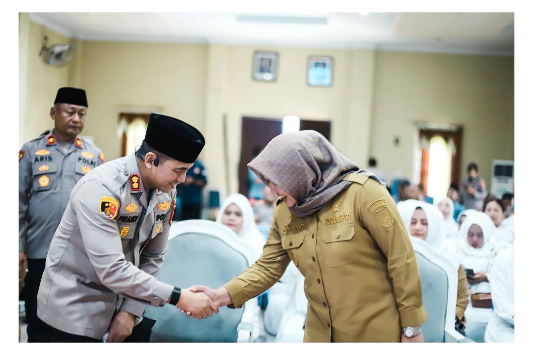 Wakil Bupati Hadiri Doa Bersama Lintas Agama Di HUT Bhayangkara Di Aula Pesat Gatra