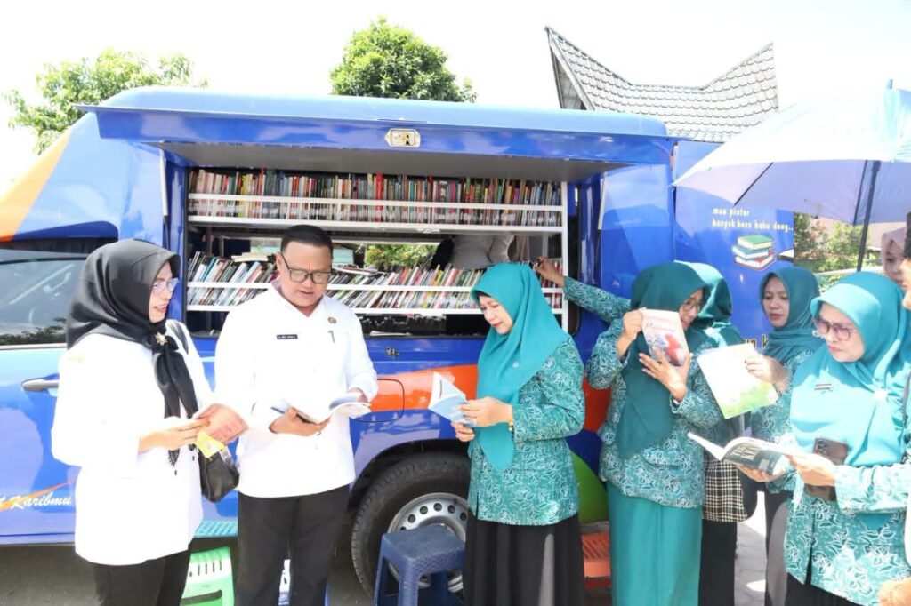 Ketua TP PKK Madina Meluncurkan Inovasi Ojel Online Perpustakaan Keliling