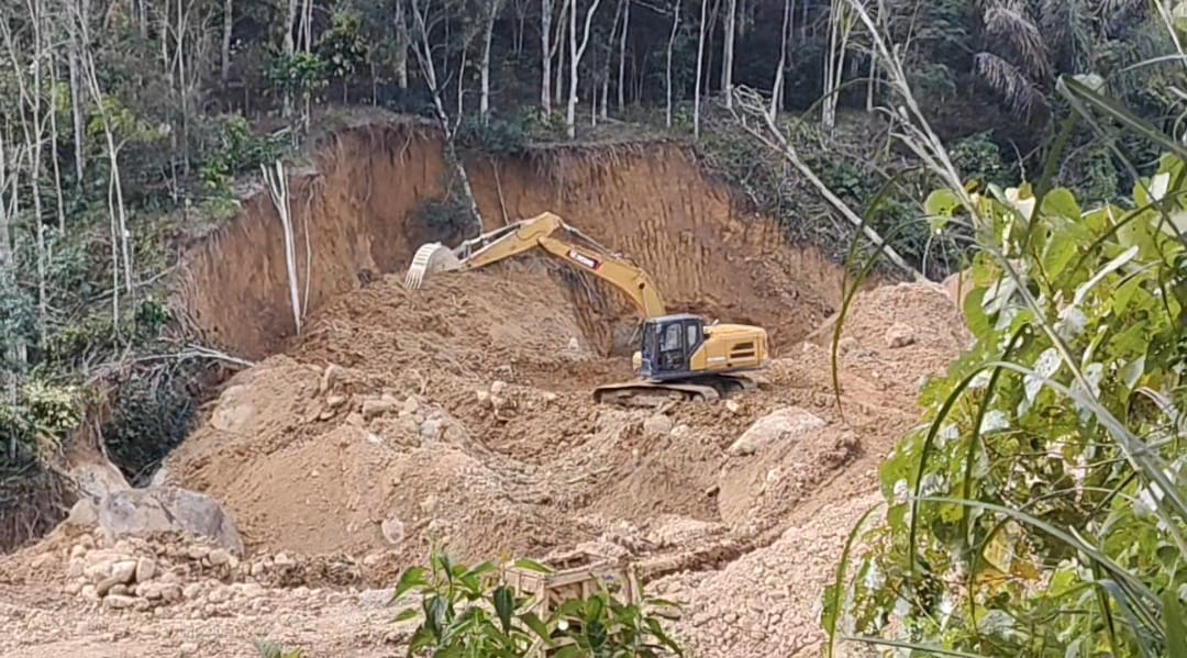Penambang Emas Ilegal Tanpa Izin Memakai Alat Berat Terus Beroperasi Di Sungai Batang Gadis Muara Botung