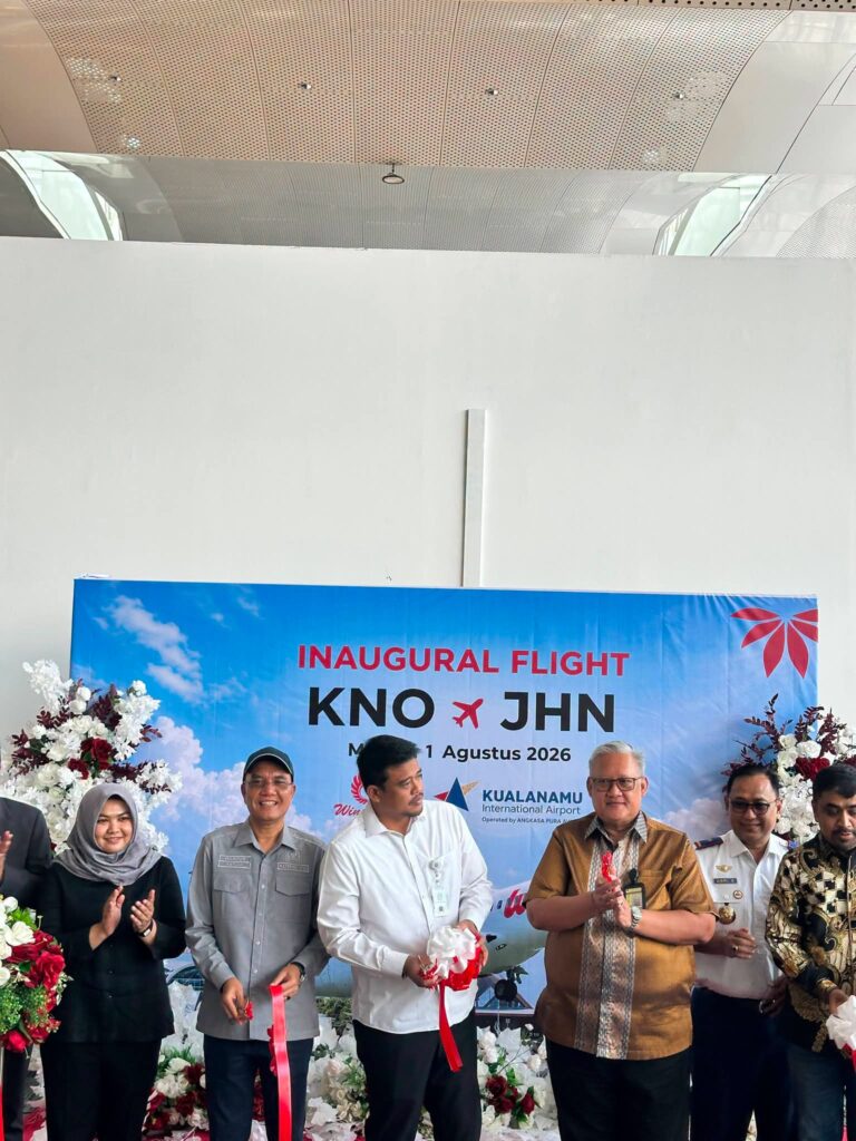 Wabup Atika Ikut Penerbangan Perdana Wings Air Rute Kualanamu- Jenderal Abdul Haris