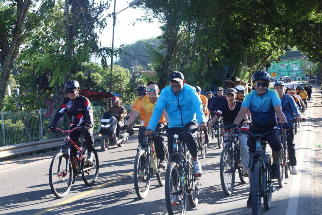 Ratusan Peserta Padati Jalan Protokol Panyabungan Meriahkan Fun Bike Pemkab Madina