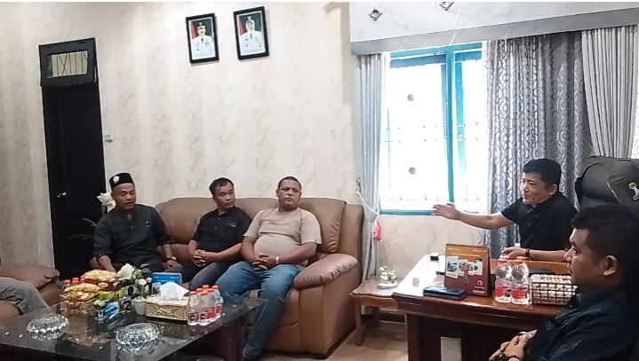 Terima Aspirasi Pemuda Mandailing Julu, Erwin Efendi Lubis Dorong Solusi Bijak Soal Penindakan PETI.