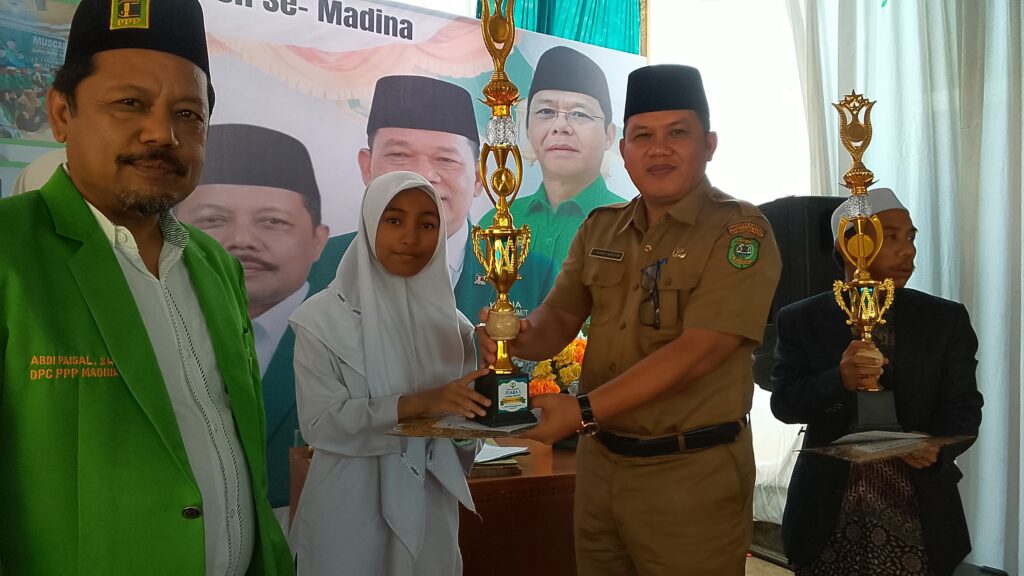 MAN 1 Madina Raih Juara 1 Lomba Pidato Tingkat Pesantren dan Aliyah Se-Madina